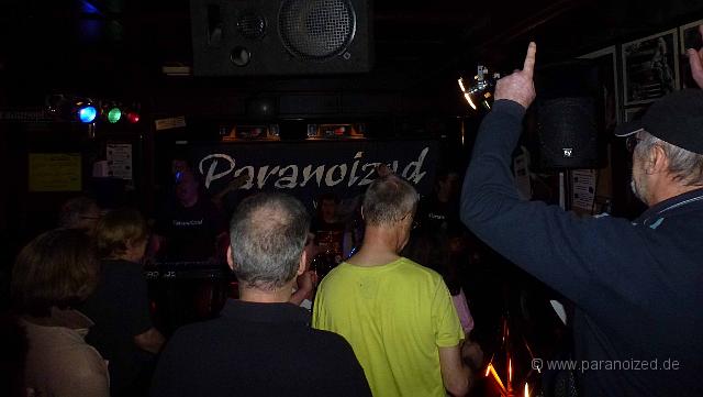 2014 Genial im Grammophon 049.jpg - Touchdown? Beide Finger zum Himmel auf?